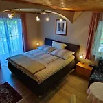 Ferienparadies Gutounik מלון דירות Pörtschach am Wörthersee