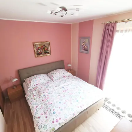 Ferienparadies Gutounik アパートホテル 4*