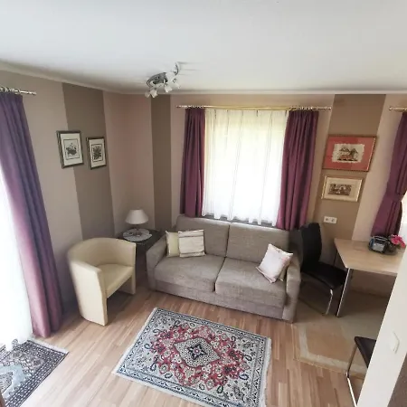 Ferienparadies Gutounik アパートホテル Pörtschach am Wörthersee