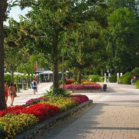 古托尼克度假乐土酒店 4* Pörtschach am Wörthersee